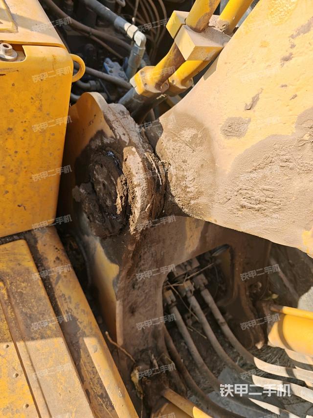 大臂油缸整體?豎拍（工作和回轉(zhuǎn)裝置）