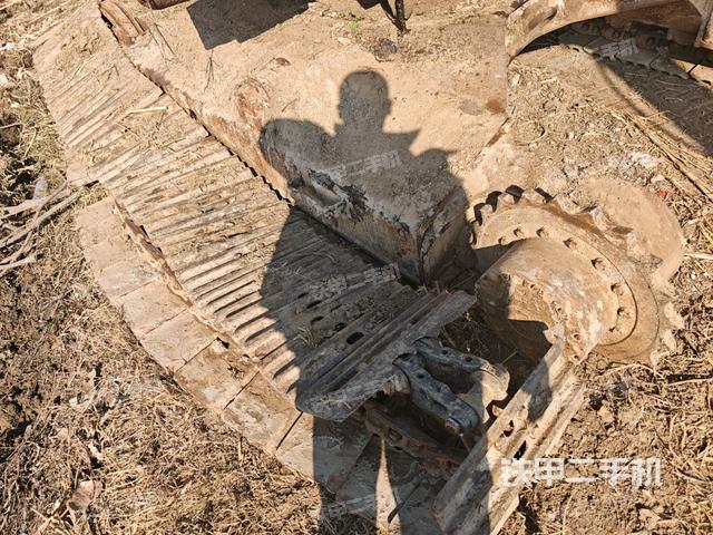 右驅(qū)動輪（行走機構(gòu)）