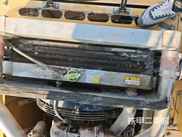 散熱器正面（大件艙室）