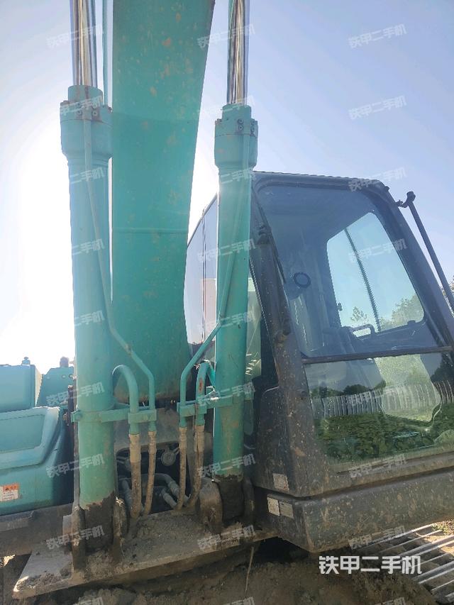 大臂油缸整體?豎拍（工作和回轉(zhuǎn)裝置）