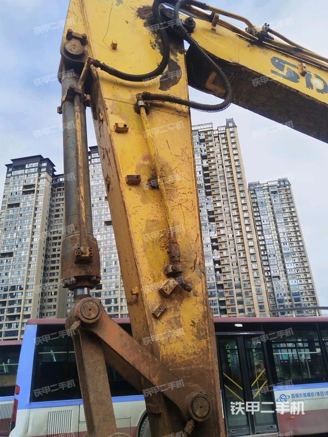 小臂整体左后（工作和回转装置）