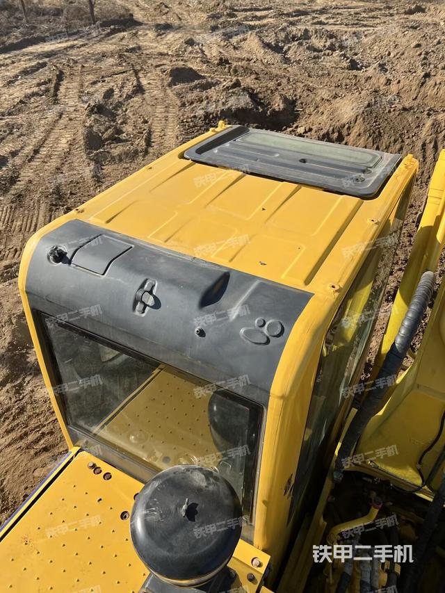 驾驶室顶部（整机外观）