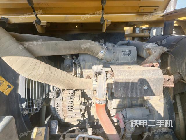 發(fā)動(dòng)機(jī)室（上車(chē)部件）