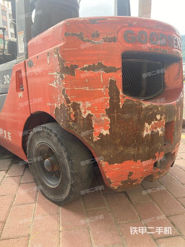 整機(jī)左側(cè)（設(shè)備外觀及核心部件）