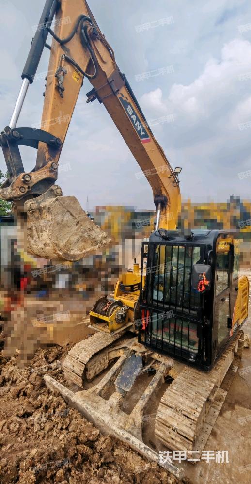 駕駛室頂部（整機(jī)外觀）