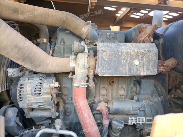 發(fā)動(dòng)機(jī)室（上車(chē)部件）