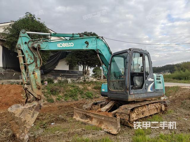 神钢SK75-8挖掘机