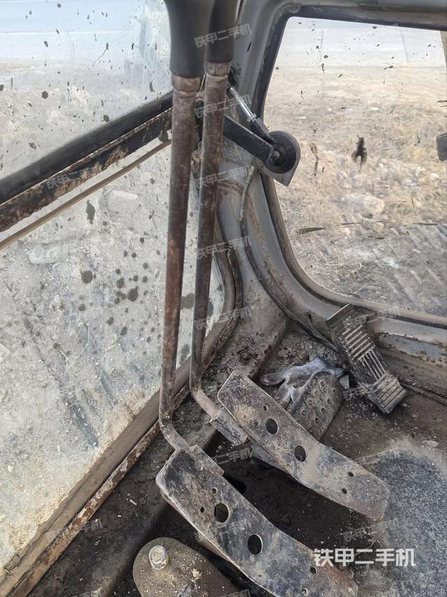 座椅后部（驾驶室部分）