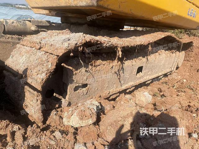 單側(cè)履帶整體（整機(jī)外觀）