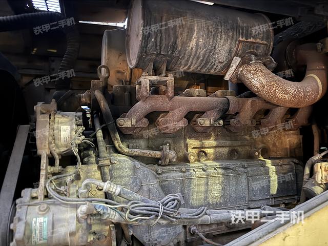 发动机右侧（整机外观及大件）