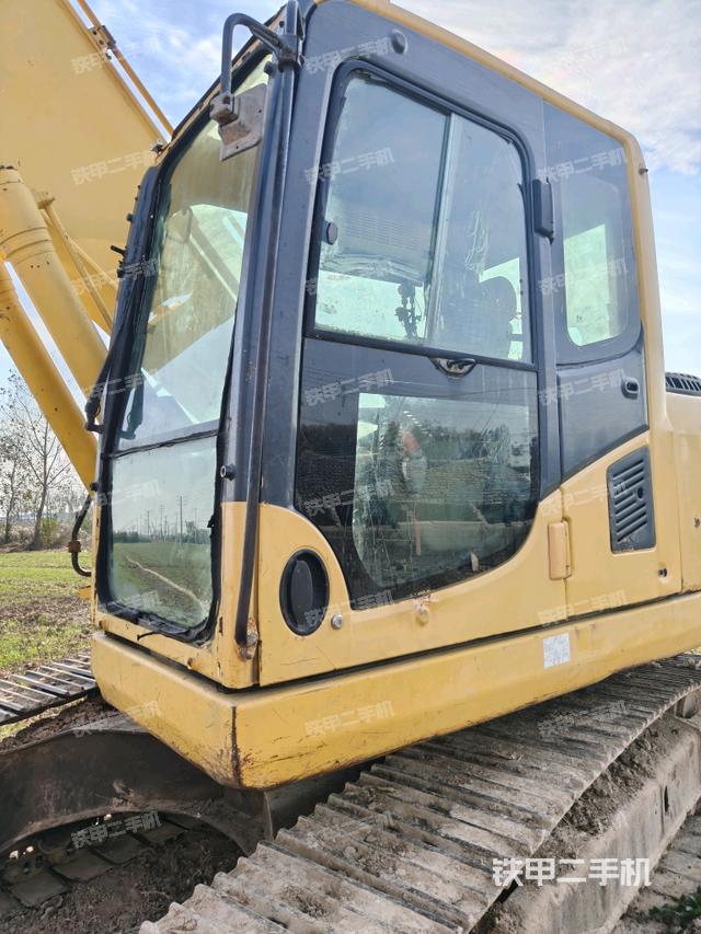 駕駛室整體（整機外觀）