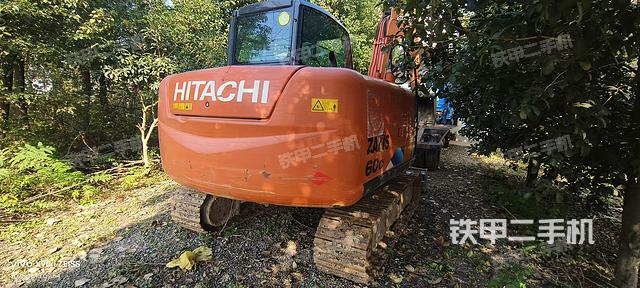 驾驶室顶部（整机外观）