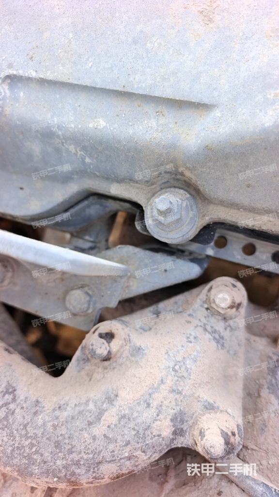 氣門室蓋螺絲特寫（上車部件）