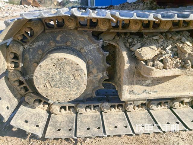 右側(cè)履帶整體?（行走機(jī)構(gòu)）
