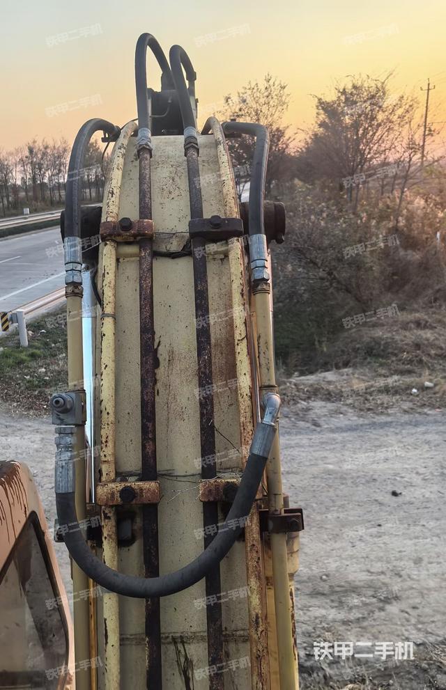 大臂根部 斜视（工作和回转装置）