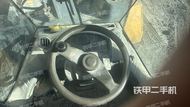 駕駛室工作臺(tái)（整機(jī)外觀及大件）