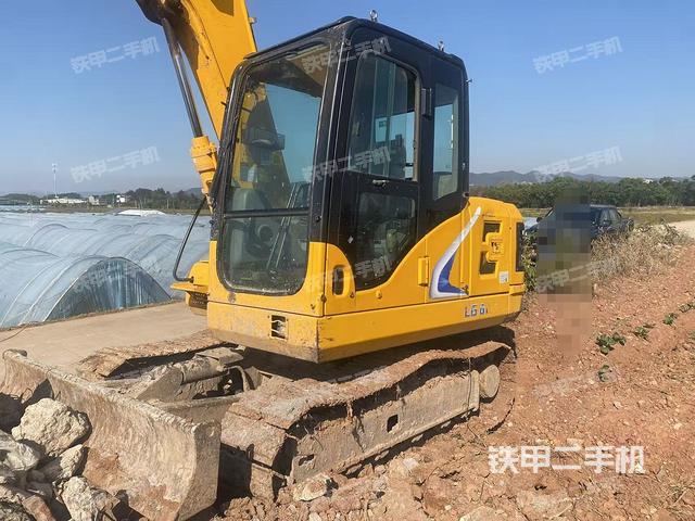 龍工CDM6075挖掘機(jī)