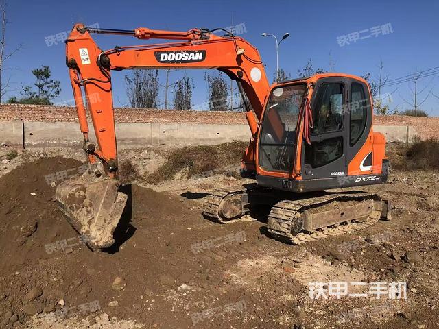斗山DX75-9C挖掘機(jī)