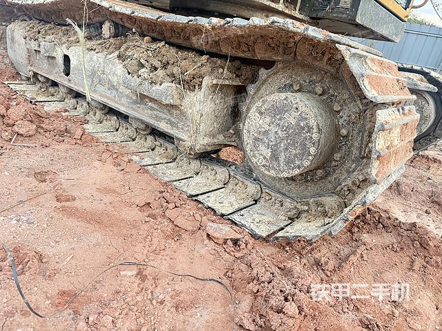 單側(cè)履帶整體（整機(jī)外觀）