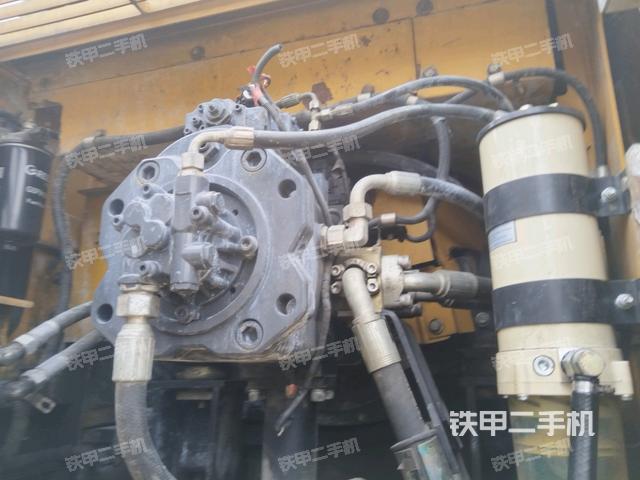 液壓泵斜45?左（大件艙室）