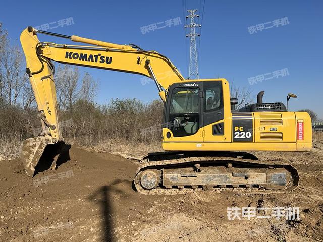 小松PC220-8M0挖掘机