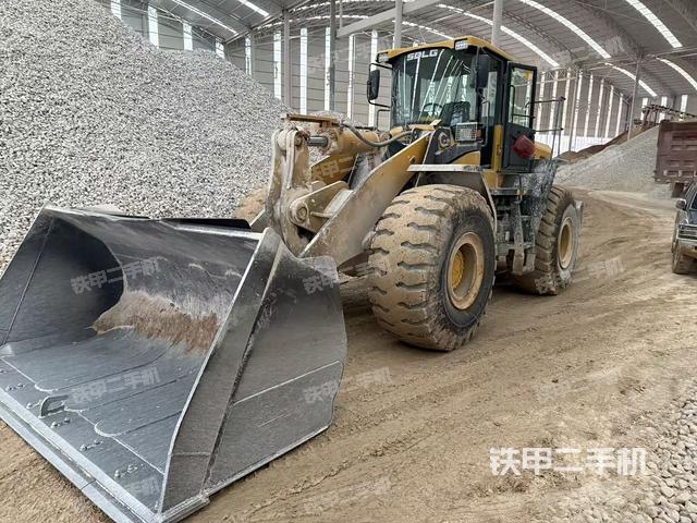 駕駛室操作臺（整機外觀及大件）