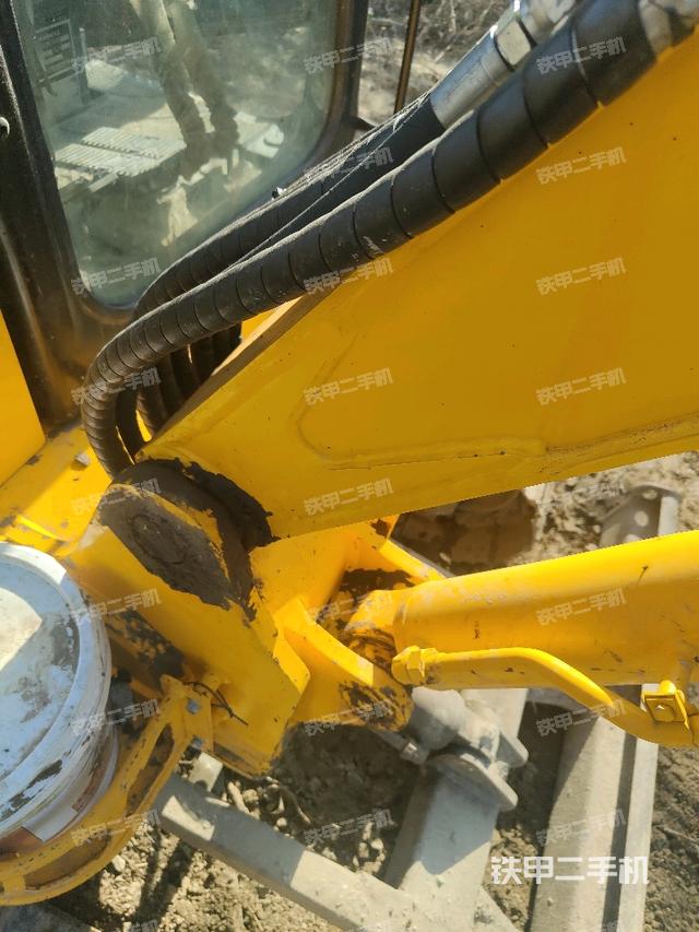 大臂根部?斜（工作和回轉(zhuǎn)裝置）