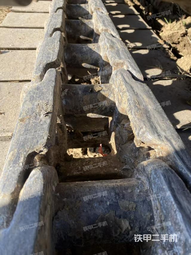 單側(cè)履帶整體（整機(jī)外觀）