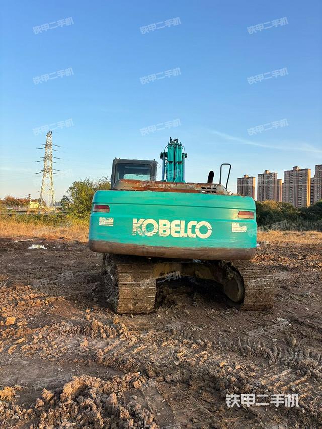 神鋼SK200-8挖掘機