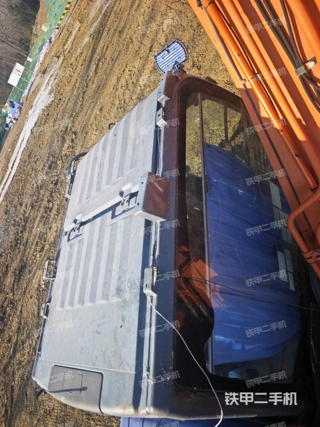 駕駛室頂部（整機(jī)外觀）