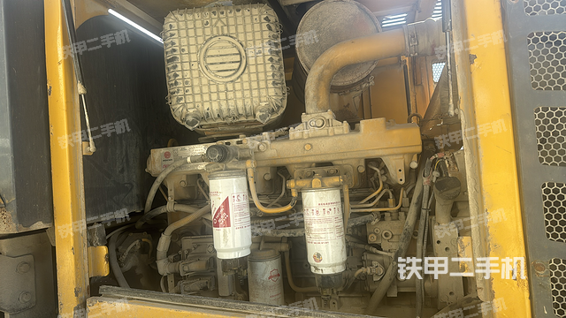 發(fā)動(dòng)機(jī)左側(cè)（整機(jī)外觀及大件）