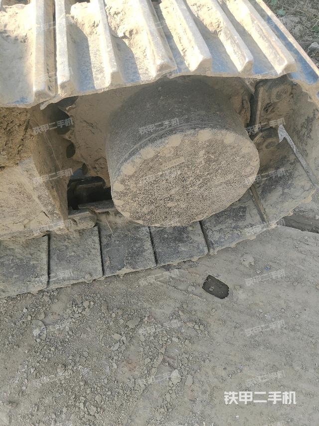 右驅(qū)動輪（行走機構(gòu)）