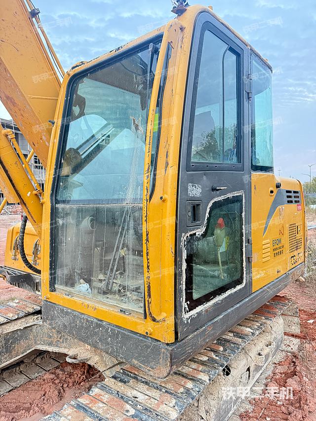 駕駛室整體（整機(jī)外觀）