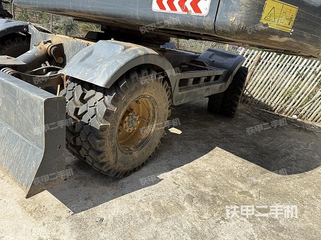 駕駛室頂部（整機(jī)外觀）