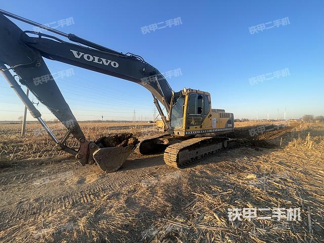 沃爾沃EC240B挖掘機