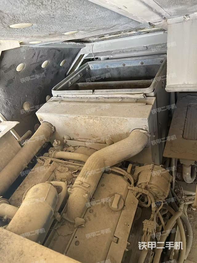 駕駛室操作臺（設(shè)備外觀及核心部件）