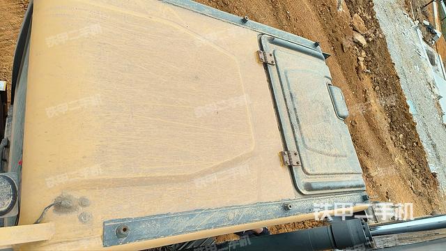 驾驶室顶部（整机外观）