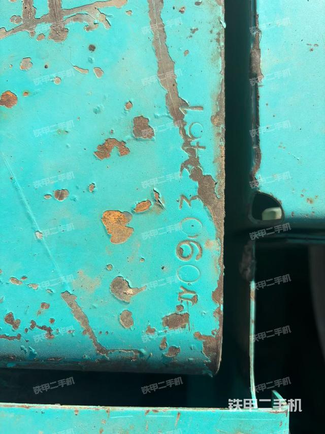 駕駛室頂部（整機(jī)外觀）