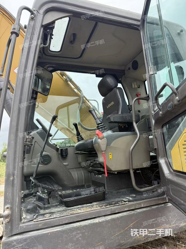 駕駛室整體（整機(jī)外觀）