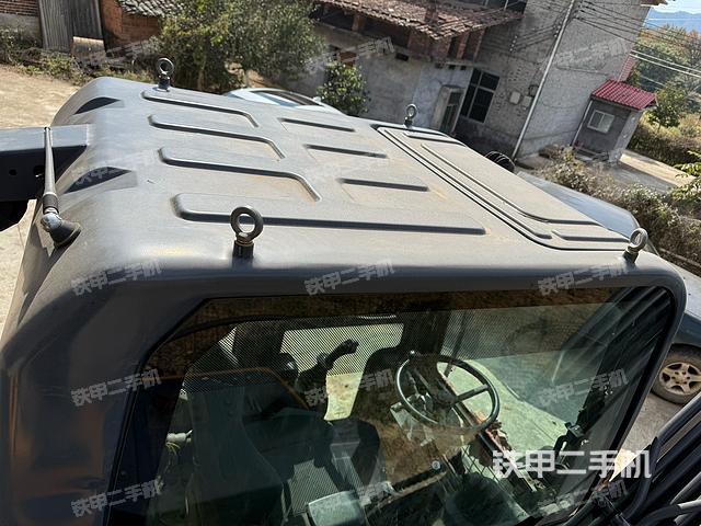 駕駛室整體（整機(jī)外觀）