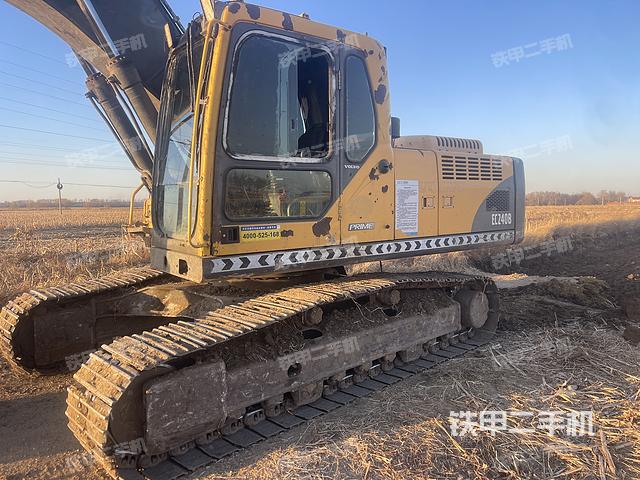 駕駛室整體（整機外觀）