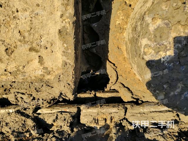 右驱动轮（行走机构）