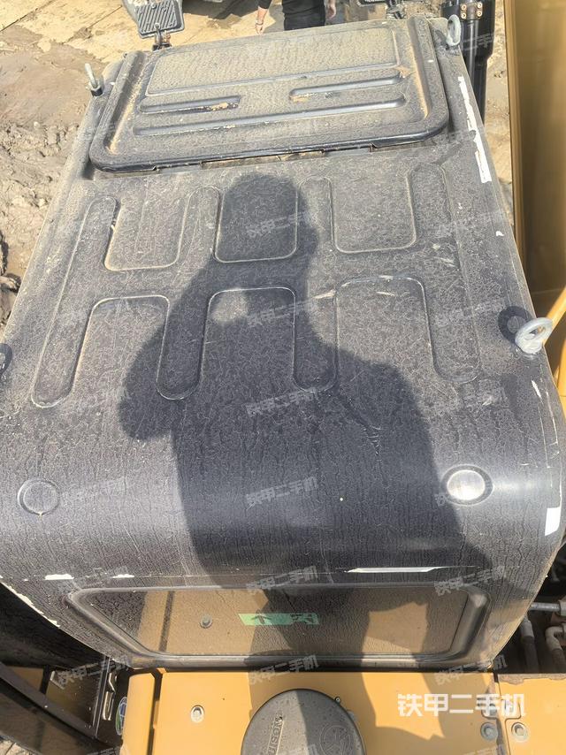 駕駛室頂部（整機(jī)外觀）