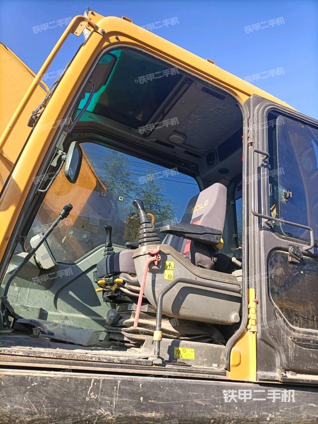 駕駛室整體（整機(jī)外觀）