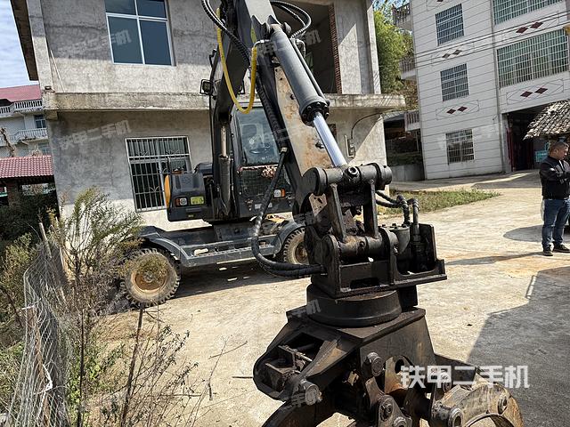 單側(cè)履帶整體（整機(jī)外觀）