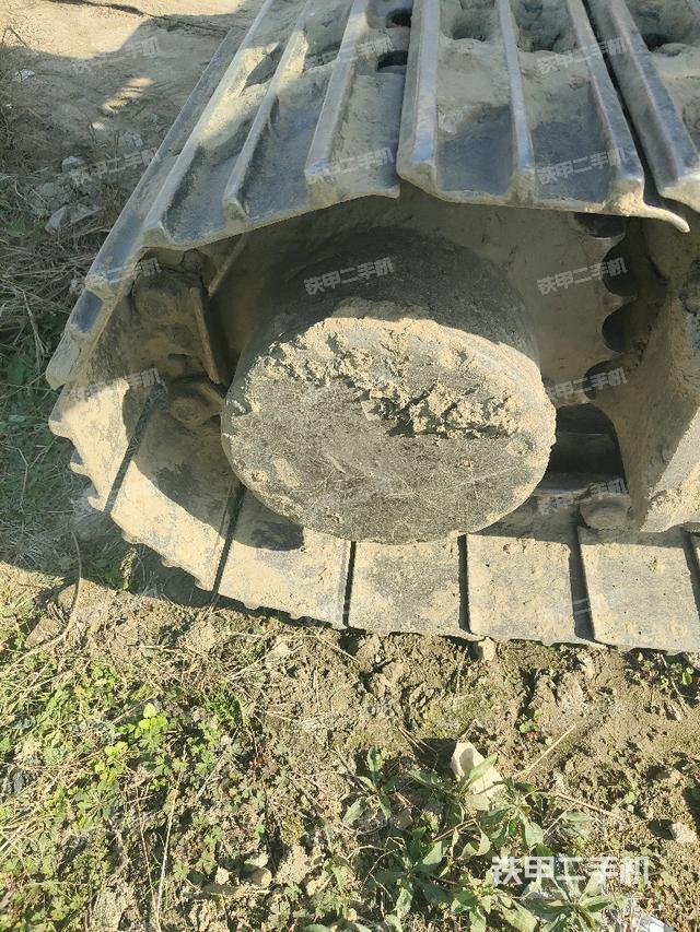 左驅(qū)動輪（行走機構(gòu)）