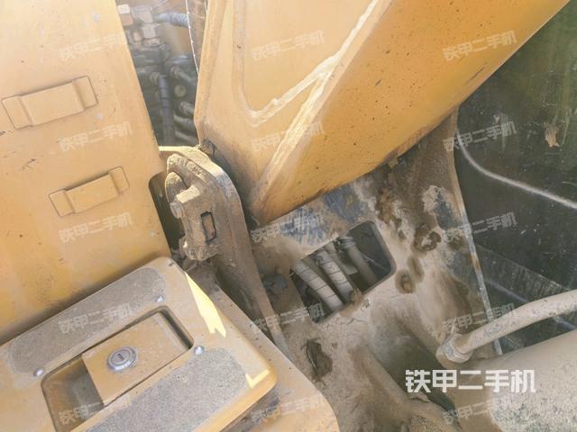 大臂根部?斜（工作和回轉(zhuǎn)裝置）