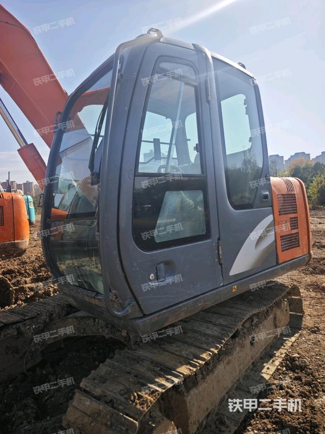 駕駛室整體（整機外觀）