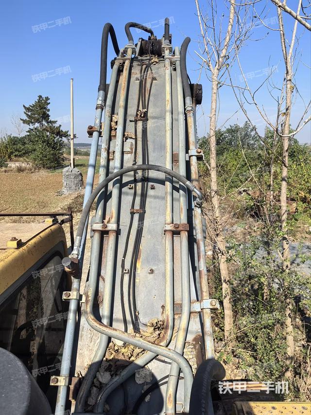 大臂油缸整體?豎拍（工作和回轉(zhuǎn)裝置）