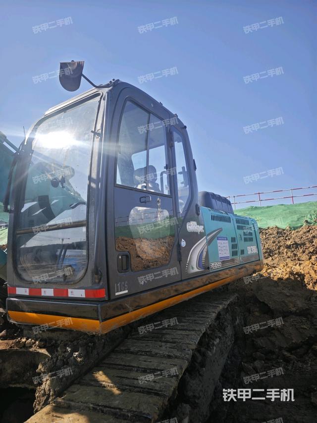 驾驶室整体（整机外观）